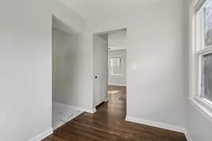 64 Pleasant Ave, Battle Creek, MI 49015 - Photo 9