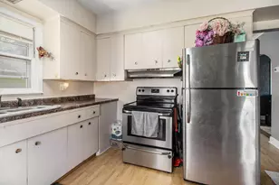 432 N Riverview Dr, Kalamazoo, MI 49004 - Photo 9