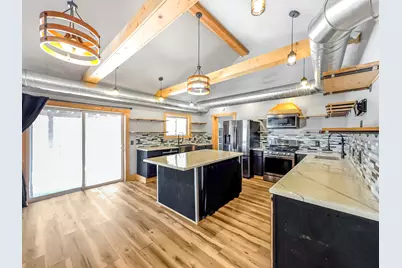 544 W Upton Avenue, Reed City, MI 49677 - Photo 3