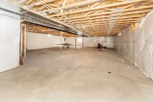 1858 Upland Dr, Ann Arbor, MI 48105 - Photo 57