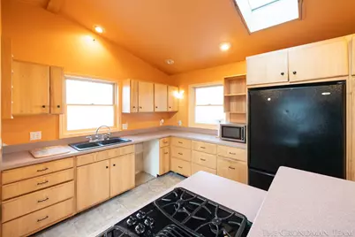 625 W Clinton Street, Hastings, MI 49058 - Photo 15