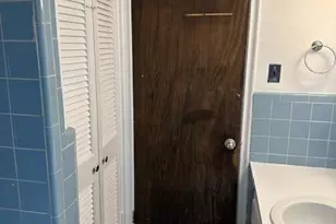 18547 Hillcrest St, Livonia, MI 48152 - Photo 23