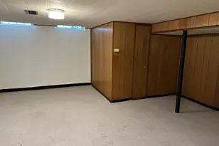 18547 Hillcrest St, Livonia, MI 48152 - Photo 7