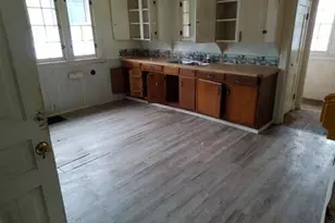 418 E Church St, Adrian, MI 49221 - Photo 3