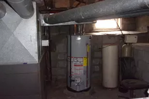 321 S Wood St, Hudson, MI 49247 - Photo 19