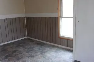 321 S Wood St, Hudson, MI 49247 - Photo 13