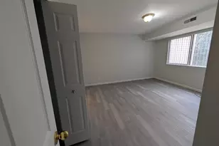 41034 Rose Ln, Clinton, MI 48036 - Photo 7