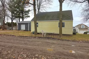 2744 Cottage Dr, Orleans, MI 48865 - Photo 5