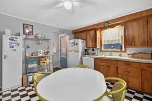 2013 Cooper Rd, Jackson, MI 49202 - Photo 9