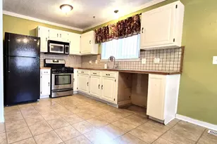 8454 Fisher Ave, Warren, MI 48089 - Photo 5