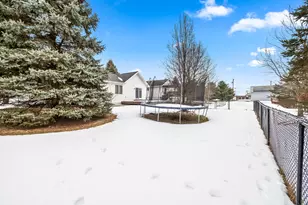 493 Salem Dr, Jonesville, MI 49250 - Photo 7