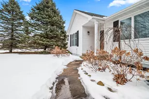 493 Salem Dr, Jonesville, MI 49250 - Photo 9