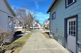 1130 Columbus Ave, Grand Haven, MI 49417 - Photo 3