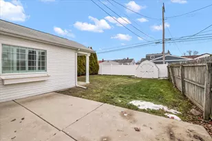 17591 Matthews St, Riverview, MI 48193 - Photo 9