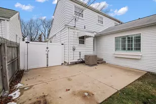 17591 Matthews St, Riverview, MI 48193 - Photo 7