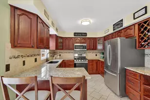 818 Parchmount Ave, Kalamazoo, MI 49004 - Photo 9