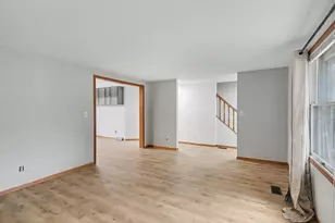 5875 B Dr S, Battle Creek, MI 49014 - Photo 9