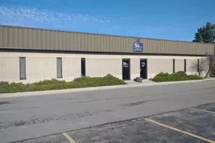 760 Woodland Dr E, Saline, MI 48176 - Photo 1