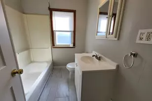 10124 Pelham Rd, Taylor, MI 48180 - Photo 9