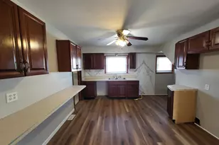 10124 Pelham Rd, Taylor, MI 48180 - Photo 7