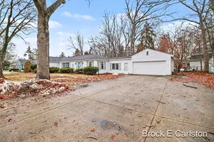 428 Oaknoll Dr, Muskegon, MI 49445 - Photo 5