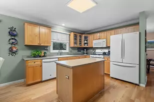 6732 Bay Ridge Rd, Kalamazoo, MI 49009 - Photo 9