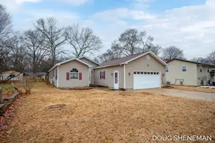 128 129th Ave, Holland, MI 49424 - Photo 1