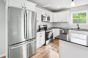 10077 Kearns Ct, Portage, MI 49024 - Photo 7