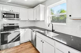 10077 Kearns Ct, Portage, MI 49024 - Photo 5