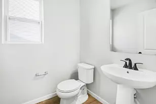 10077 Kearns Ct, Portage, MI 49024 - Photo 11