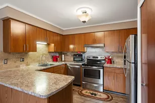 953 Country Club Dr, Saint Clair Shores, MI 48082 - Photo 7