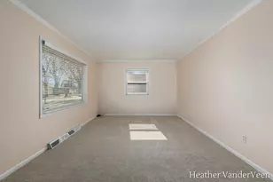 5439 Averill Ave SW, Grand Rapids, MI 49548 - Photo 9