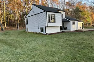 70631 Sunrise Dr, Edwardsburg, MI 49112 - Photo 5