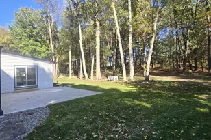 70631 Sunrise Dr, Edwardsburg, MI 49112 - Photo 7