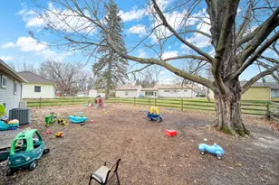 3657 Roosevelt Cir, Jackson, MI 49203 - Photo 7