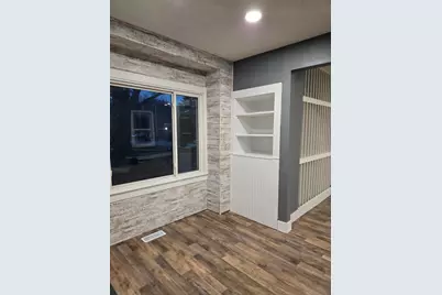 114 W Berry Avenue, Lansing, MI 48910 - Photo 3