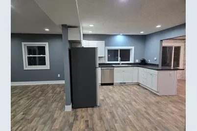 114 W Berry Avenue, Lansing, MI 48910 - Photo 9