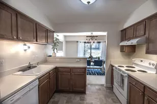 1655 Riverside Dr, Rochester Hills, MI 48309 - Photo 5