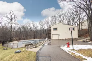 1655 Riverside Dr, Rochester Hills, MI 48309 - Photo 31