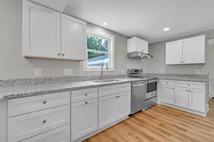 9045 Hillcrest Dr, Whitmore Lake, MI 48189 - Photo 5