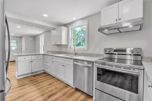 9045 Hillcrest Dr, Whitmore Lake, MI 48189 - Photo 11