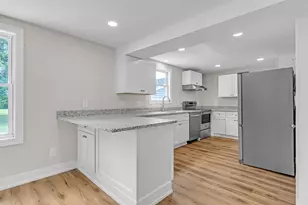 9045 Hillcrest Dr, Whitmore Lake, MI 48189 - Photo 9