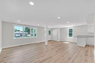 9045 Hillcrest Dr, Whitmore Lake, MI 48189 - Photo 11