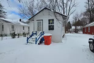 831 La Salle St, Benton Harbor, MI 49022 - Photo 3