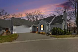 542 Heritage Dr, Ann Arbor, MI 48105 - Photo 3