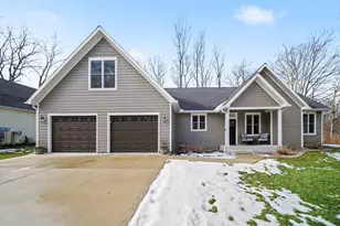 508 S Jameson St, New Buffalo, MI 49117 - Photo 1