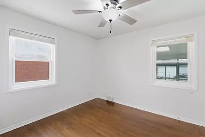 31272 Burton Street, Saint Clair Shores, MI 48082 - Photo 11