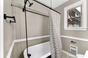 914 Leonard St NE, Grand Rapids, MI 49503 - Photo 15