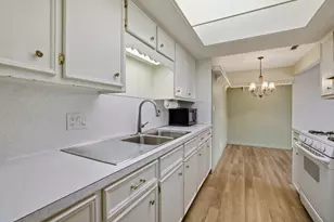 230 S State St, Zeeland, MI 49464 - Photo 7