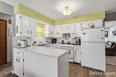 7425 Pinegrove Drive, Jenison, MI 49428 - Photo 3